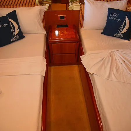 ספינת מלון Goekce1yacht *